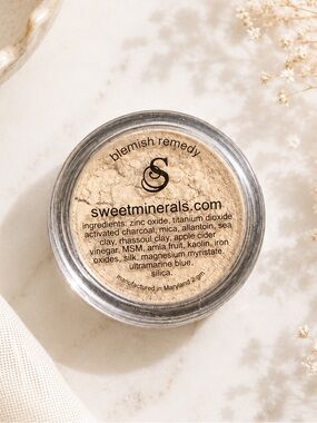 Sweet Minerals Blemish Remedy Mineral Powder - NEW Sealed